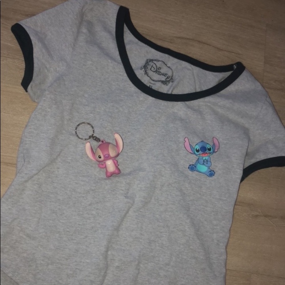 Gray bodysuit stitch shirt and keychain